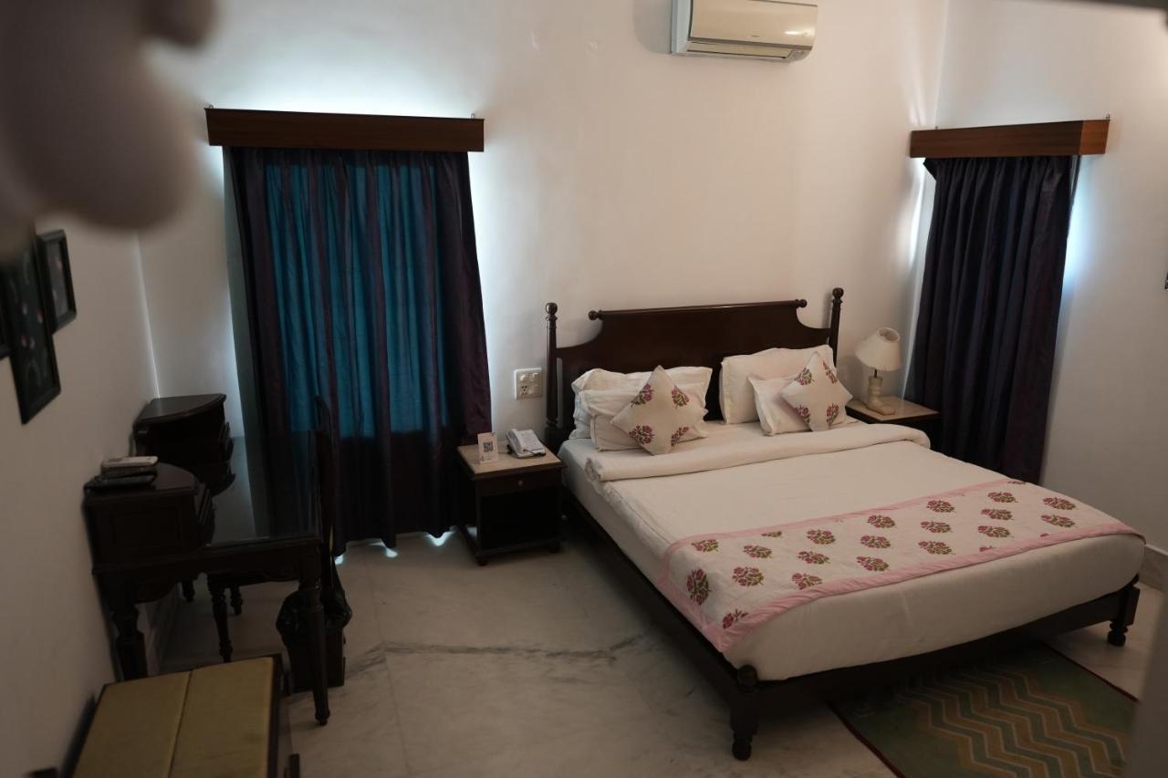 Amar Kothi Hotel Udaipur Exterior photo